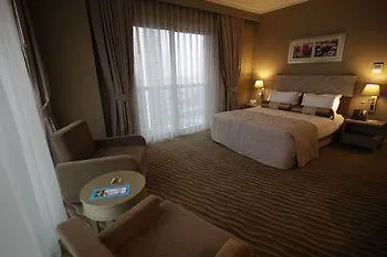Doubletree By Hilton Istanbul Atasehir Hotel And Conference Centre