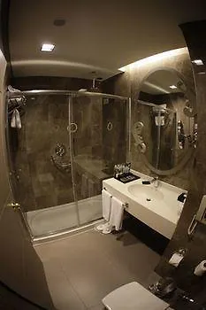 Doubletree By Hilton Istanbul Atasehir Hotel And Conference Centre