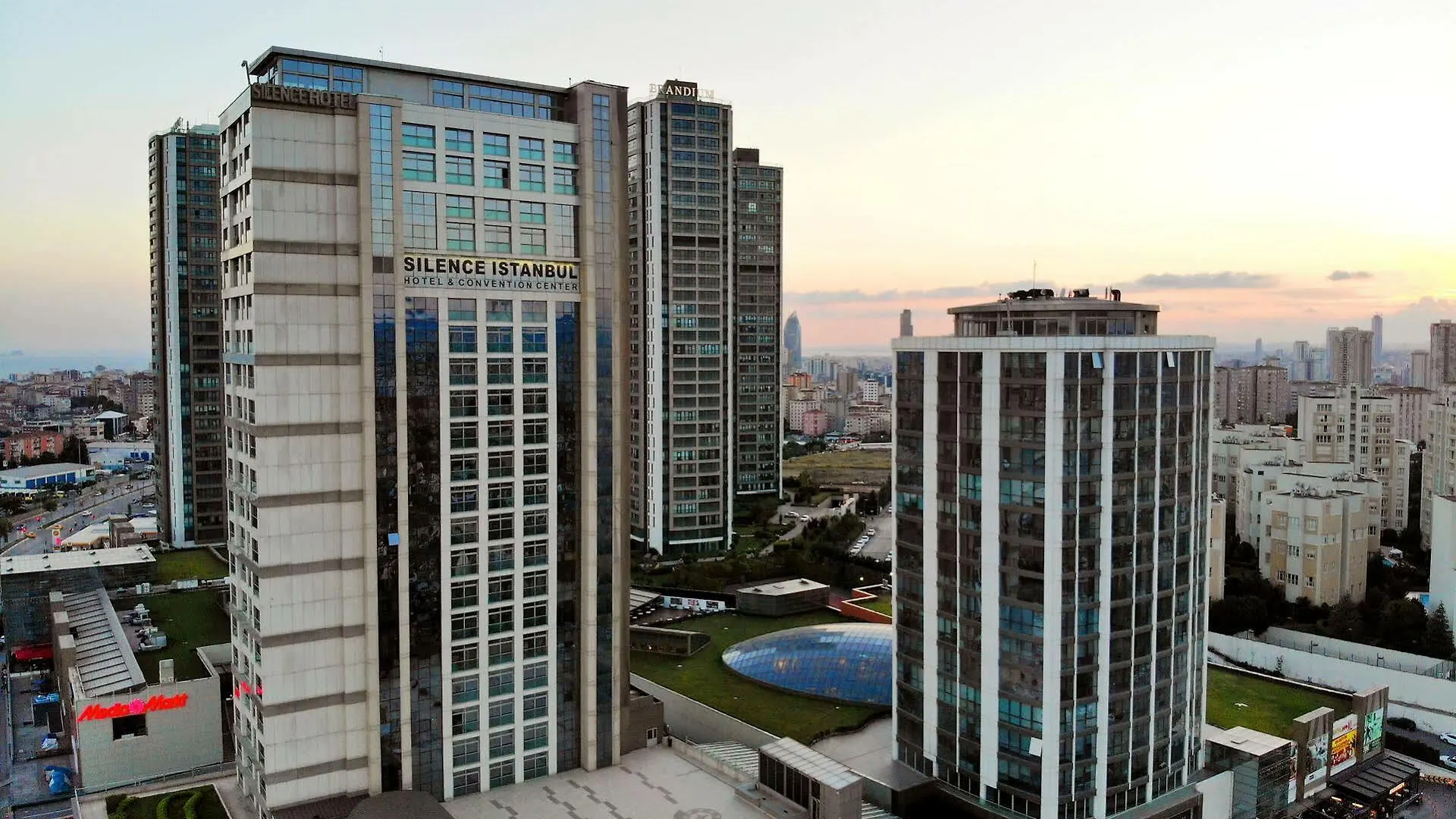 Doubletree By Hilton Istanbul Atasehir Hotel And Conference Centre